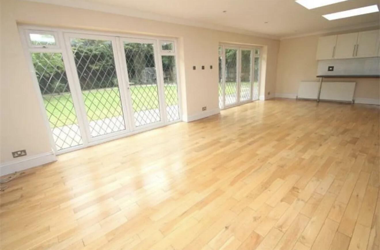 7 bed property in Imperial Road, Windsor